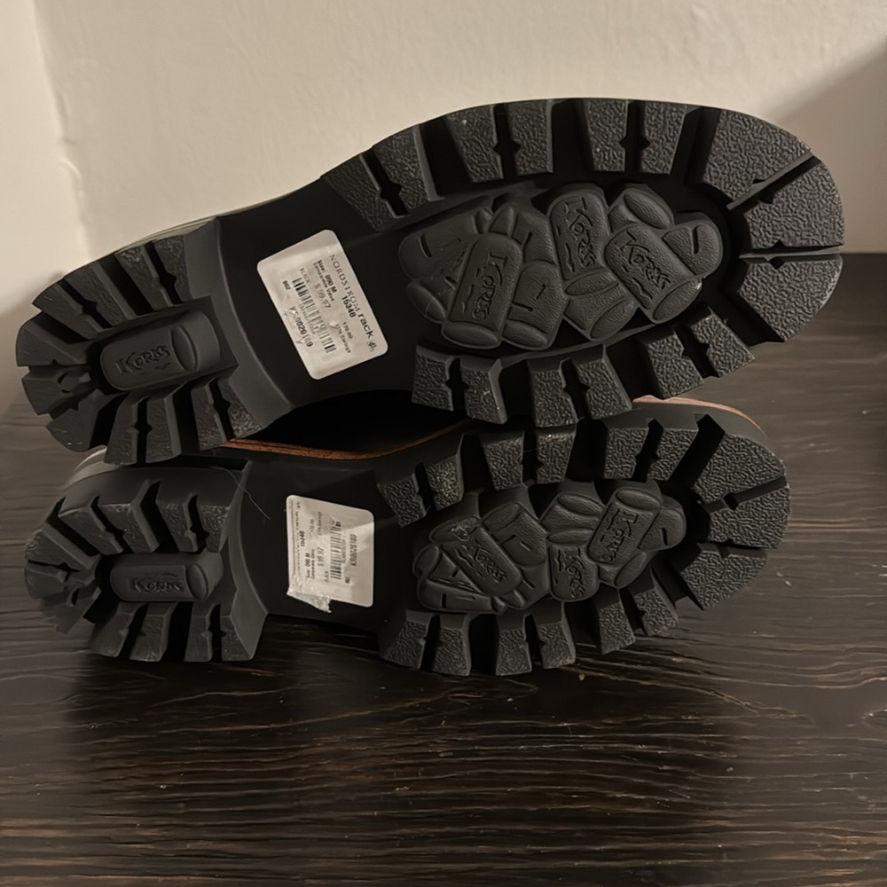 ✨ NWOB Korks Vivi Lug Sole Boots Sz 9 - Picture 9 of 10